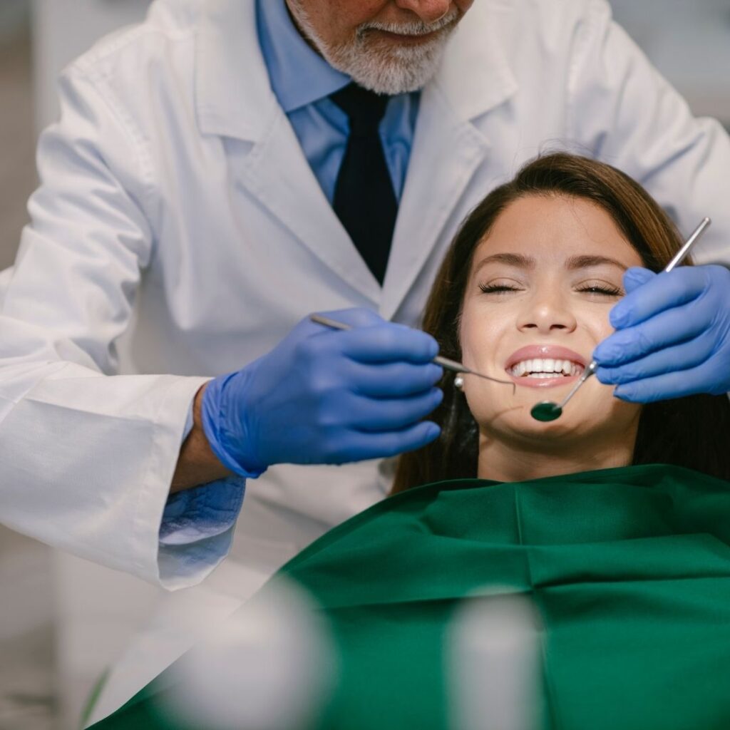 Dental Implant Pain Dental Treatment in Istanbul Aksu Clinic